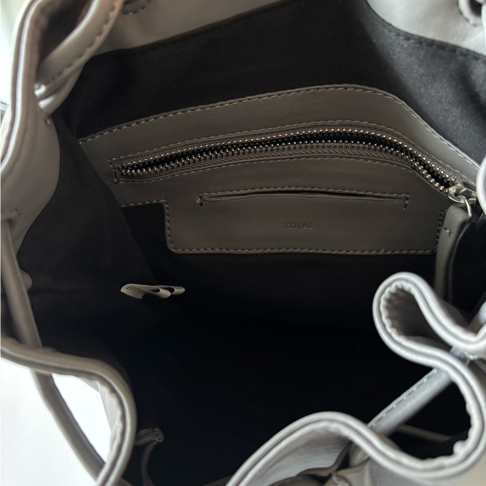 🦋2/25$ CoLab Gray faux soft Leather Pouch Back Pack - Picture 12 of 15